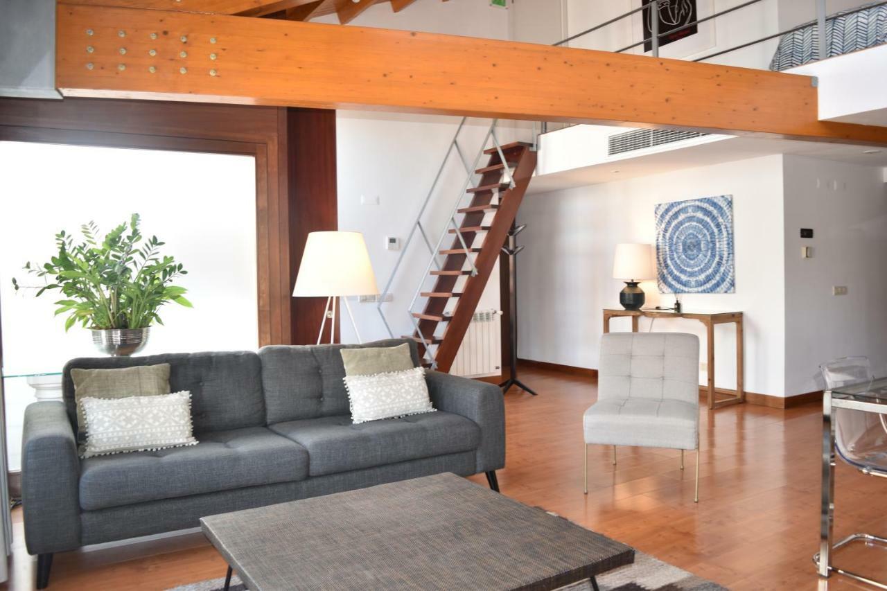 Architect-Designed Loft In A Historic Hilltop Neighborhood Lisbon Bagian luar foto