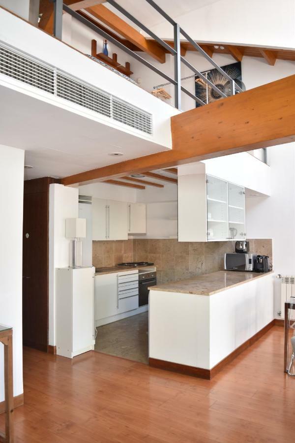 Architect-Designed Loft In A Historic Hilltop Neighborhood Lisbon Bagian luar foto
