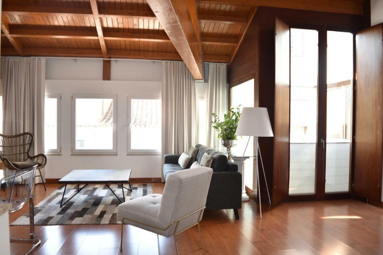 Architect-Designed Loft In A Historic Hilltop Neighborhood Lisbon Bagian luar foto