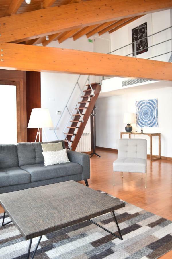 Architect-Designed Loft In A Historic Hilltop Neighborhood Lisbon Bagian luar foto