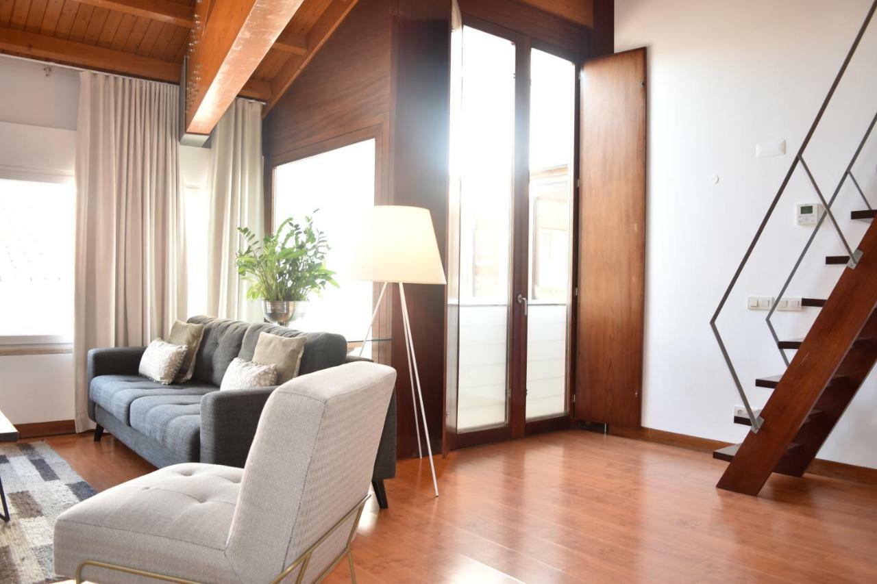 Architect-Designed Loft In A Historic Hilltop Neighborhood Lisbon Bagian luar foto