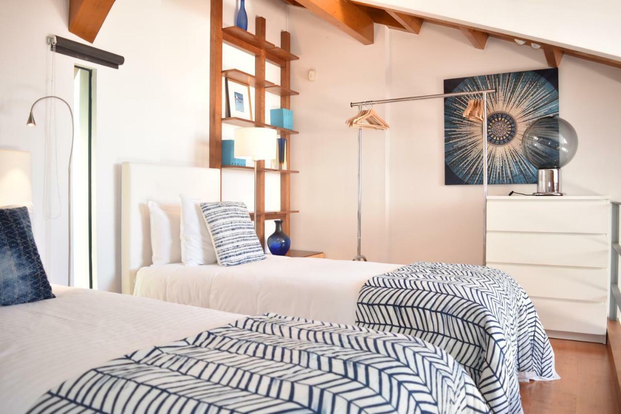 Architect-Designed Loft In A Historic Hilltop Neighborhood Lisbon Bagian luar foto