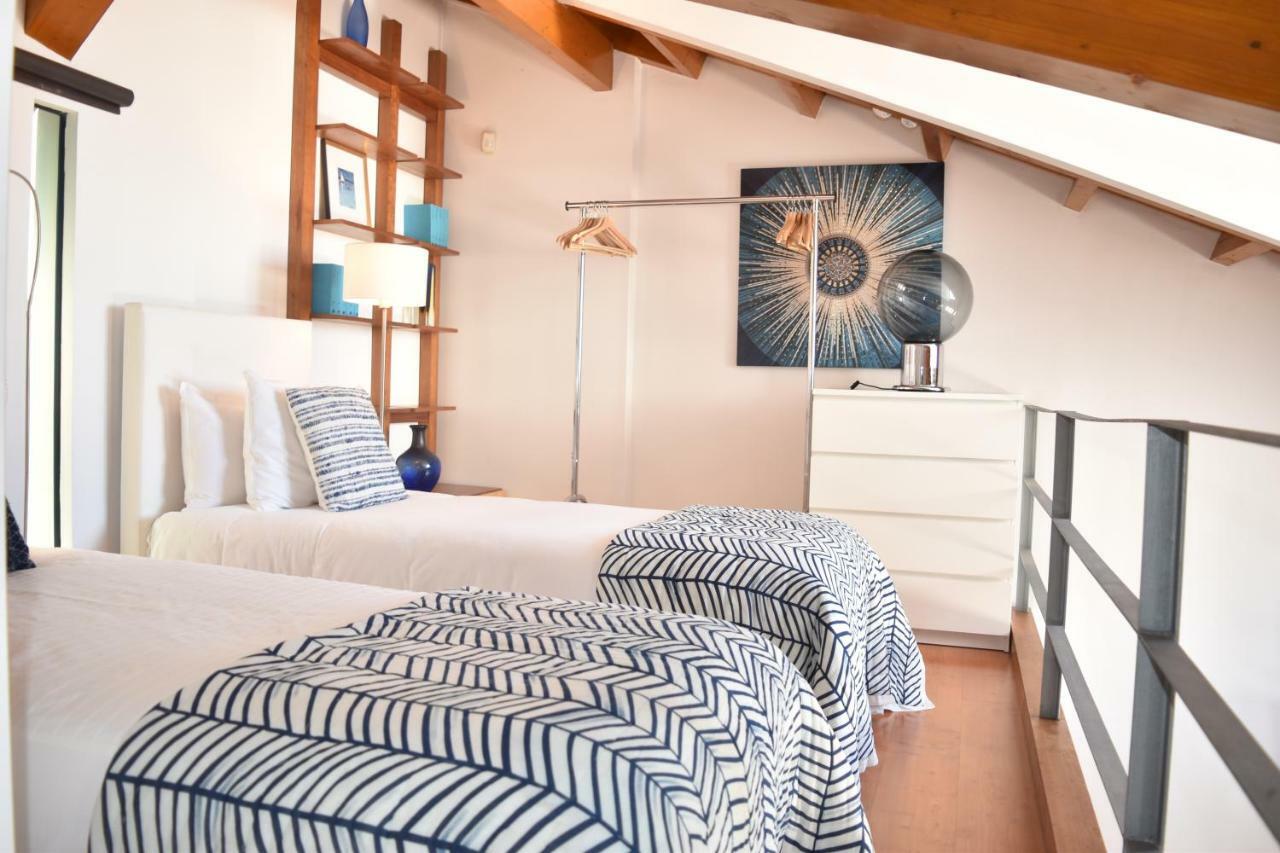 Architect-Designed Loft In A Historic Hilltop Neighborhood Lisbon Bagian luar foto