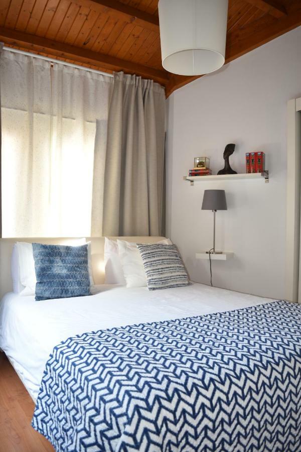 Architect-Designed Loft In A Historic Hilltop Neighborhood Lisbon Bagian luar foto
